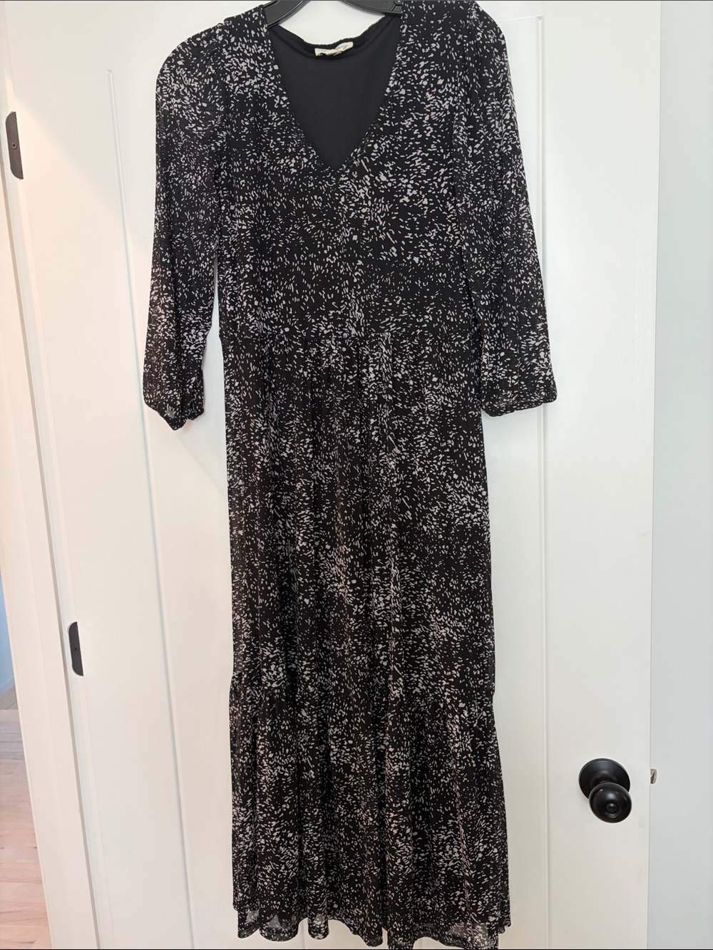 Jane and Delancey Black and White Speckled V-Neck Maxi Dress